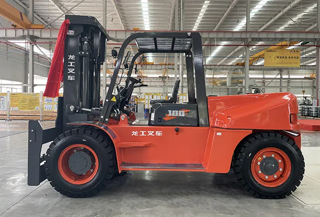 简讯 | 龙工江西基地首台大吨位叉车正式下线